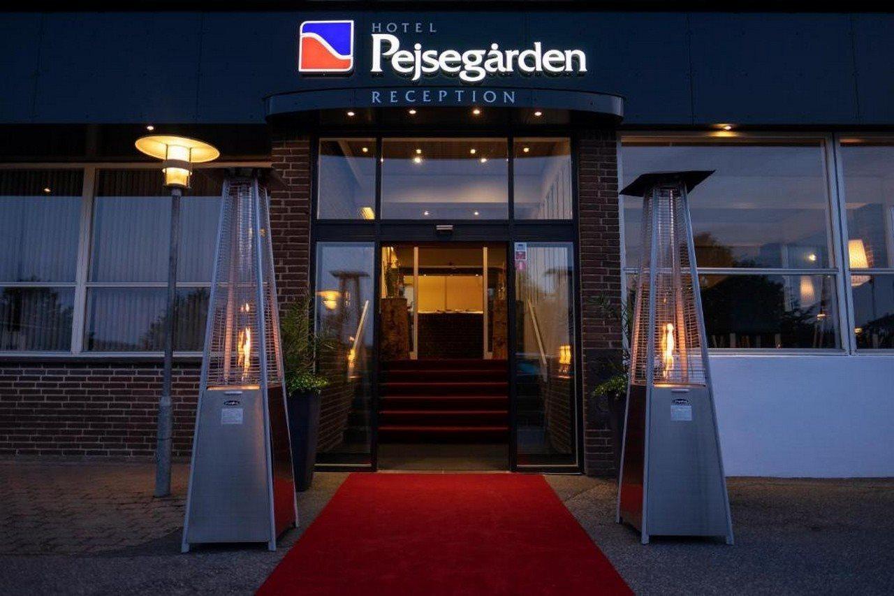 Hotel Pejsegaarden Бредструп Экстерьер фото
